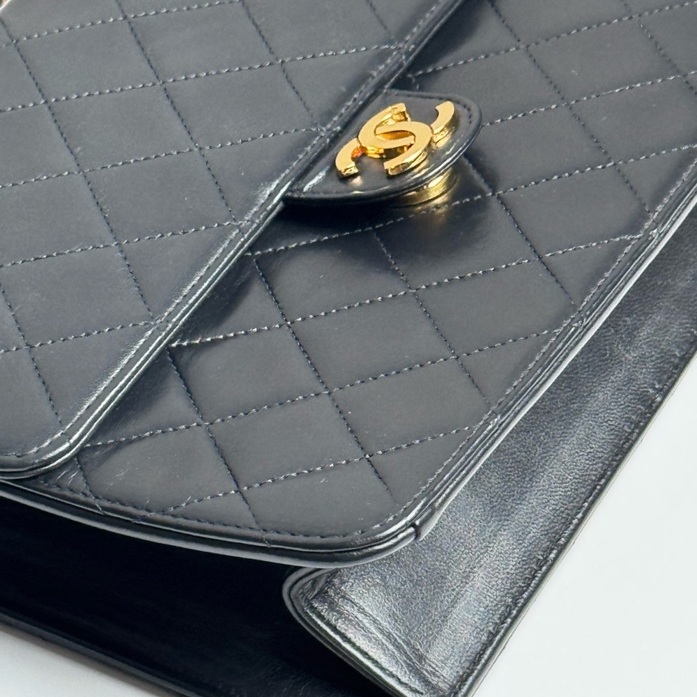SOLD Chanel Vintage Single Flap Shoulder Bag - Picture 5 of 8